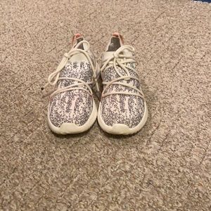 Women’s Adidas Tennis Shoes